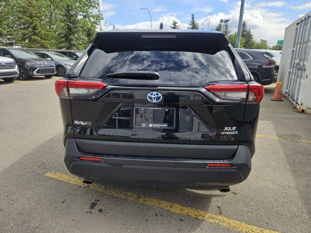 2024 Toyota RAV4 Hybrid XLE in Cars & Trucks in Calgary - Image 4