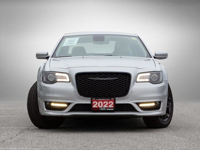 2022 Chrysler 300 300 Touring L | All Wheel Drive in Cars & Trucks in Windsor Region - Image 2