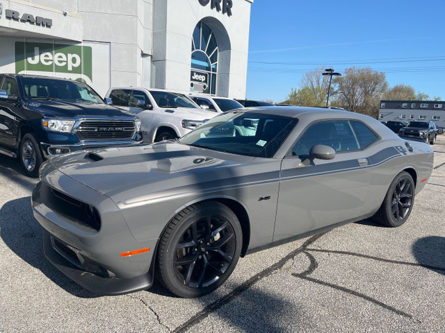 2023 Dodge Challenger R/T in Cars & Trucks in Sarnia - Image 2