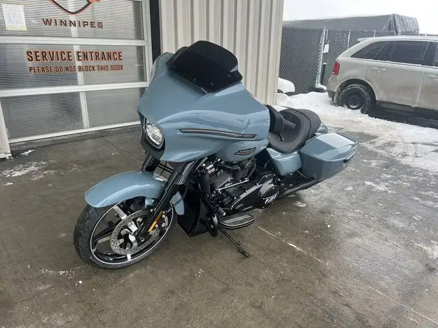 2024 Harley-Davidson FLHX - Street Glide in Sport Touring in Winnipeg - Image 10