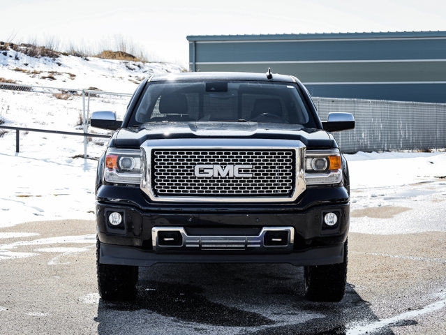 2015 GMC Sierra 1500 Denali 6.2L | Hail Sale in Cars & Trucks in Strathcona County - Image 3