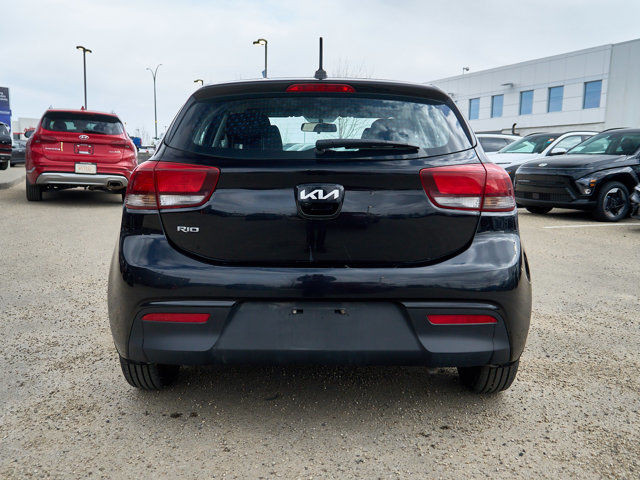 2022 Kia Rio 5-door LX+ | Heated Seats | Backup Cam | Cloth in Cars & Trucks in Edmonton - Image 4