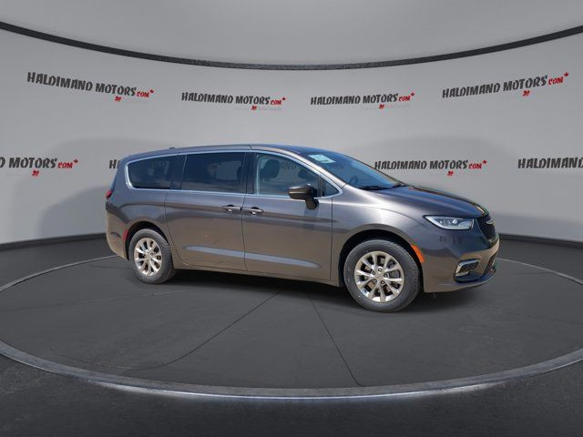 2023 Chrysler Pacifica Touring L in Cars & Trucks in Hamilton - Image 2