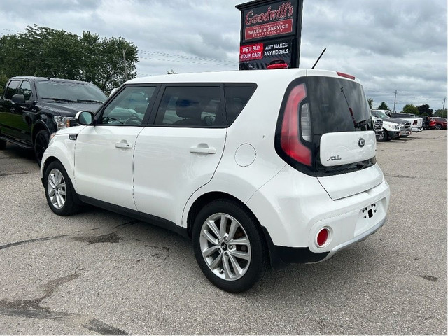  2018 Kia Soul EX, HEATED CLOTH, BACKUP CAM! in Cars & Trucks in London - Image 4