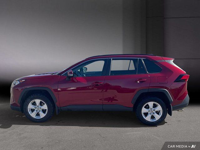 2021 Toyota RAV4 XLE AWD | Heated Seats | Carplay | Sunroof in Cars & Trucks in Cambridge - Image 3