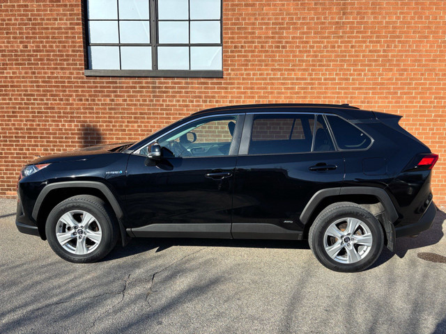 2021 Toyota RAV4 Hybrid LE AWD in Cars & Trucks in Oakville / Halton Region - Image 3
