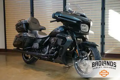 $195 Bi-Weekly 2025 Harley-Davidson Street Glide Ultra Features may include: DESIGN Street Glide sty...