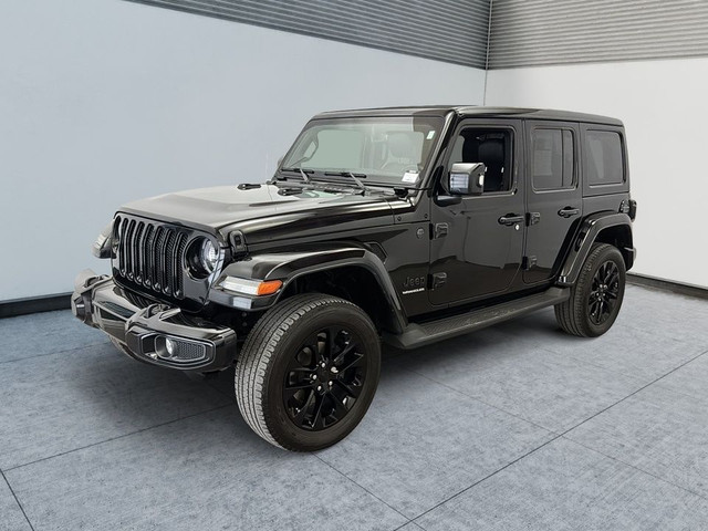 2023 Jeep Wrangler Sahara HIGH ALTITUDE toit sky one touch Cuir in Cars & Trucks in Laval / North Shore - Image 3