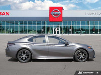 2.5L I4 DOHC 16V, Camry Hybrid SE Upgrade. 2022 Toyota Camry Hybrid 4D Sedan Gray eCVT FWD 2.5L I4 D... (image 1)