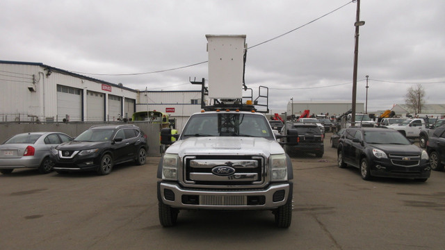 2011 Ford F-550 SUPERCAB LADDER BUCKET TRUCK in Cars & Trucks in Edmonton - Image 2
