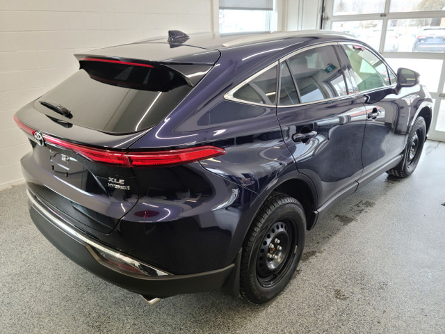 2022 Toyota Venza XLE HYBRIDE AWD in Cars & Trucks in Sherbrooke - Image 3