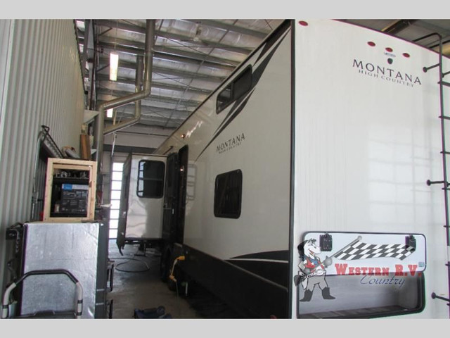 2022 Keystone RV Montana High Country 377FL in Travel Trailers & Campers in Edmonton - Image 4