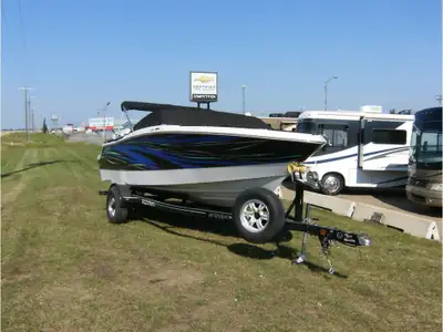 Only 17hrs! Great Starter Runabout for a New Boater! Call Dealership for more details on this Boat/B...