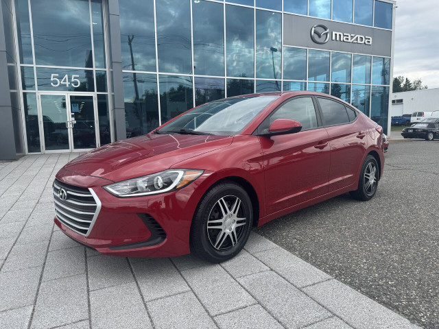 2017 Hyundai Elantra LE Berline 4 portes, boîte automatique, LE in Cars & Trucks in Thetford Mines
