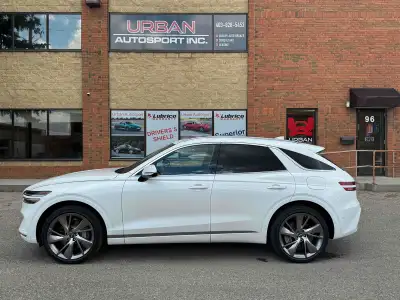 2025 GENESIS GV70 PRESTIGE 2.5T 2 SETS OF WHEELS AND TIRES MESSAGE DRIVER SEAT ACTIVE CRUISE CONTROL...