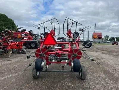 2024 Massey Ferguson TD 776 TRC, 6 rotor hay tedder, working width of 25.3ft, transport chassis, 9.1...