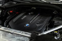 Francais: * Ensemble Premium Amélioré * Ensemble d'aide Engine: Moteur à 6 cylindres droits 3.0L L/1... (image 8)