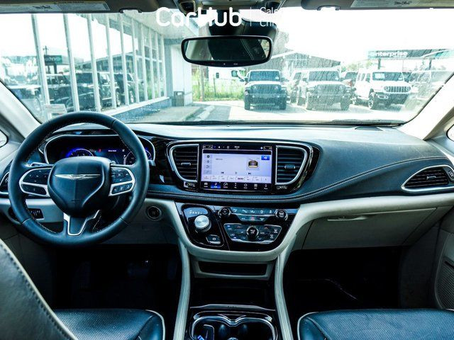 2022 Chrysler Pacifica Limited 4x4 Pano Sunroof 10.1Display 360 in Cars & Trucks in Mississauga / Peel Region - Image 2