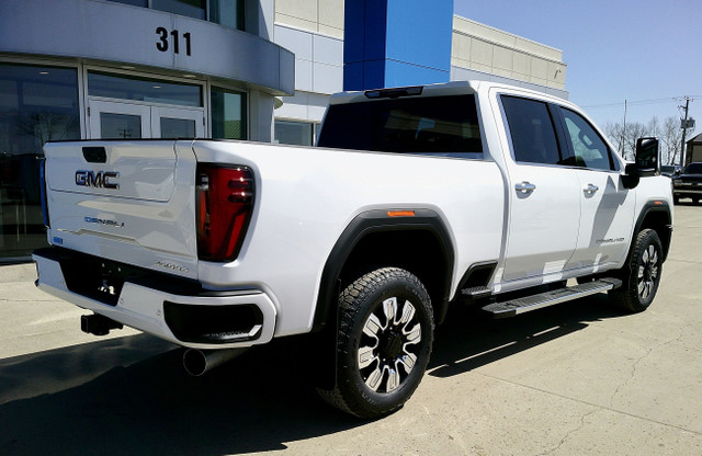 2025 GMC Sierra 2500HD Denali 4WD in Cars & Trucks in Regina - Image 2