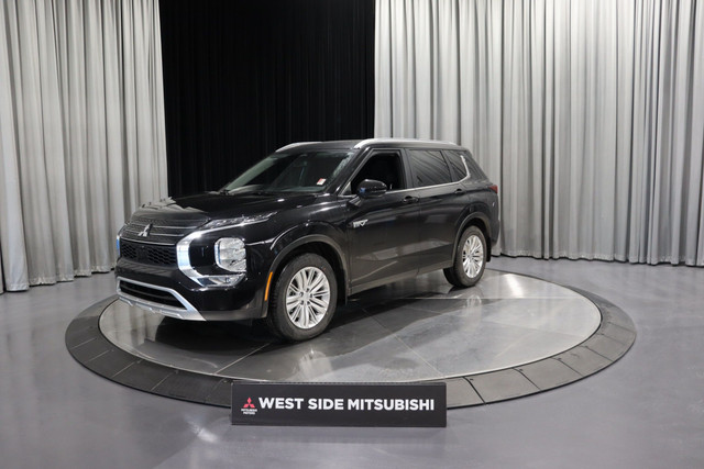 2025 Mitsubishi Outlander PHEV SE in Cars & Trucks in Edmonton - Image 3