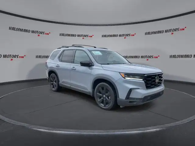 2023 Honda Pilot Black Edition AWD | AC Seats | Heated Seats in Cars & Trucks in Hamilton - Image 3