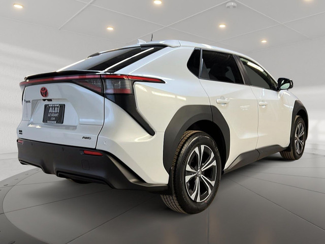 2023 Toyota bZ4X XLE TOIT PANO 4RM in Cars & Trucks in Laval / North Shore - Image 4