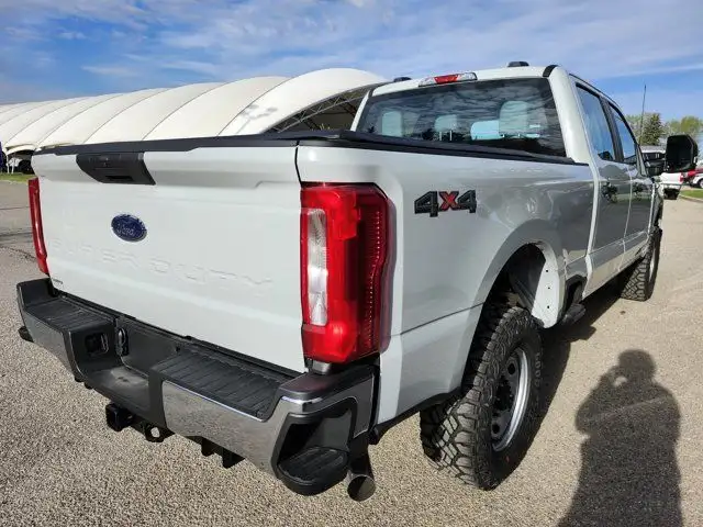 2025 Ford Super Duty F-350 SRW XL|OFF ROAD PKG|HD dans Autos et camions dans Calgary - Image 5