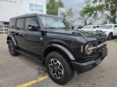 Only 7,948 Miles! This Ford Bronco delivers a Twin Turbo Regular Unleaded V-6 2.7 L/164 engine power...