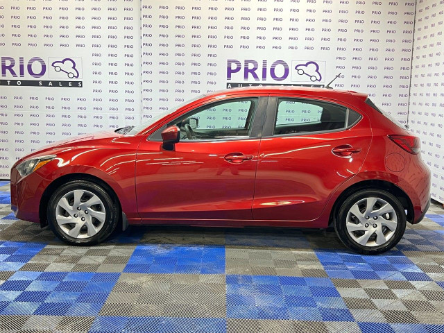 2020 Toyota Yaris Hatchback in Cars & Trucks in Ottawa - Image 2