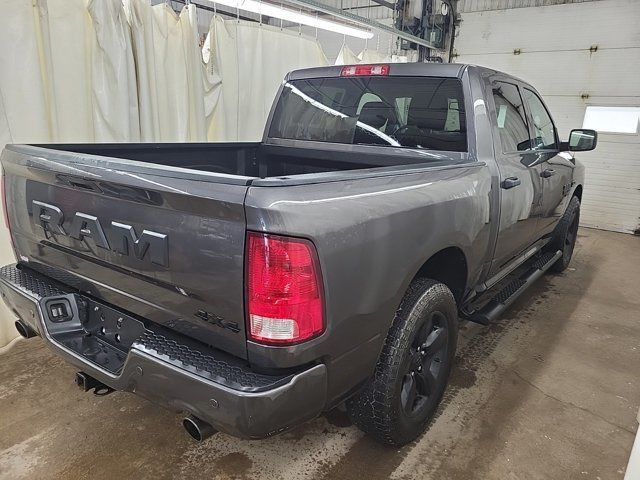 2022 Ram 1500 Classic ExpressCrew 4X4 | 5.7L Hemi | 3.92 Ratio in Cars & Trucks in Guelph - Image 4