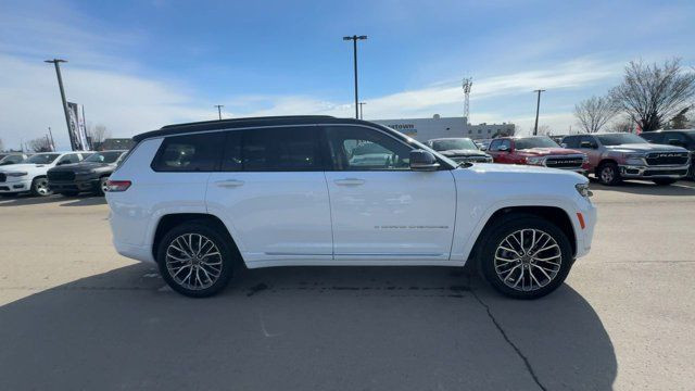 2025 Jeep Grand Cherokee L Summit Reserve | Sunroof | in Cars & Trucks in Edmonton - Image 4