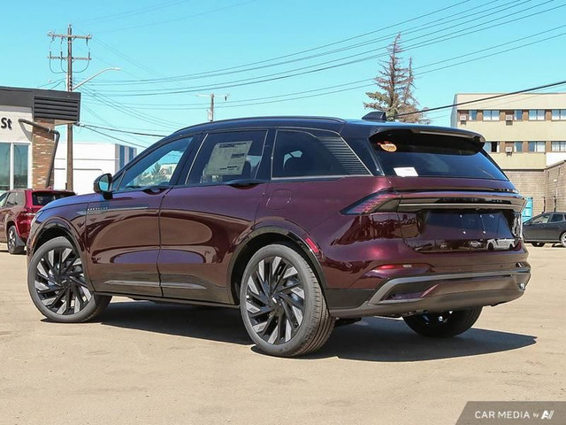 2025 Lincoln Nautilus Reserve in Cars & Trucks in Edmonton - Image 4