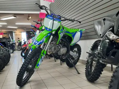 The RXF changes size and esthetics to offer a motorcycles close to those of the world Motocross cham...