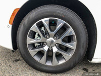 This 2023 Chrysler Pacifica Hybrid Pinnacle boasts a luxurious Black w/Black & Caramel leather inter... (image 8)