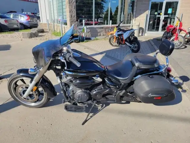 2016 Yamaha V-Star 950 Tourer in Sport Touring in Ottawa - Image 3