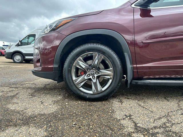 2017 Toyota Highlander Limited in Cars & Trucks in Edmonton - Image 2
