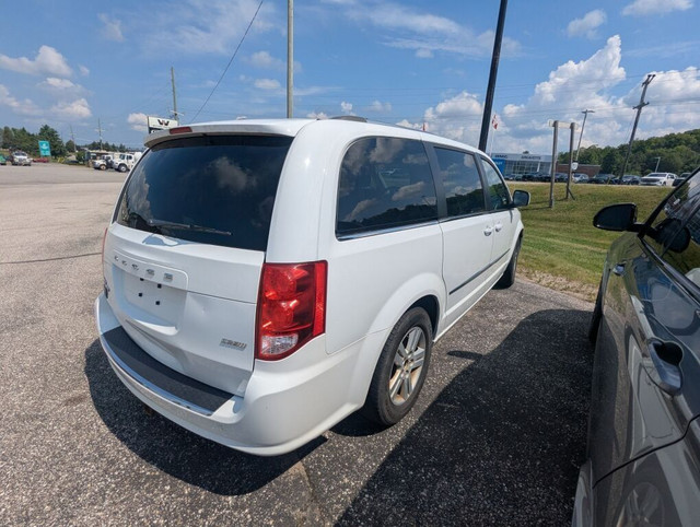 2017 DODGE GRAND CARAVAN CREW in Cars & Trucks in Muskoka - Image 4