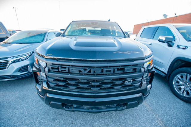 2024 Chevrolet Silverado 1500 Custom BLACK PKG in Cars & Trucks in Longueuil / South Shore - Image 2