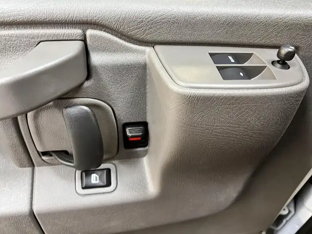 2024 Chevrolet Express Cargo 2500 WT 155 in Cars & Trucks in Laval / North Shore - Image 18