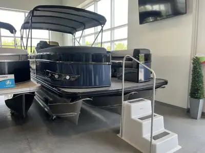 Check out our 2023 V-Series Dual Lounge Sport Pro (Steel Blue / Graphite) powered by a Mercury 150 X...