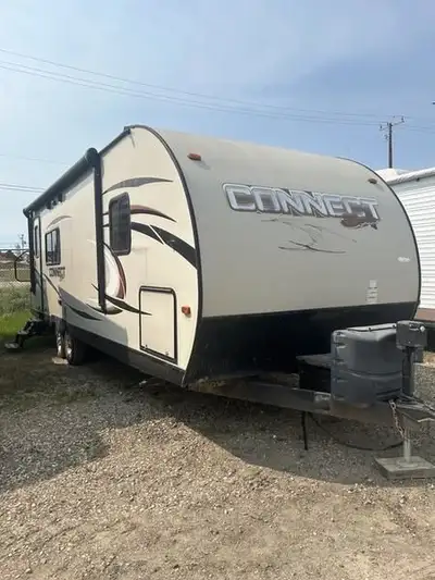 2015 KZ RV Spree Connect C260RKS Connect with nature, family, friends, and even yourself. The Spree...