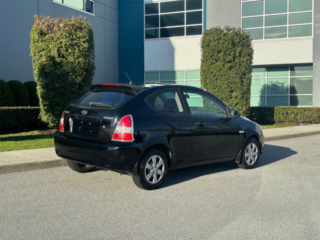 2009 Hyundai Accent HATCHBACK AUTOMATIC LOCAL IN BLACK! in Cars & Trucks in Richmond - Image 3