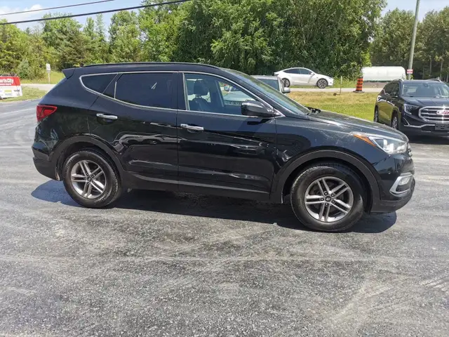 2018 Hyundai Santa Fe Sport 2.4 in Cars & Trucks in Belleville - Image 6