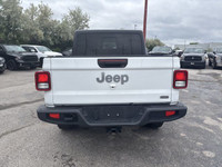 Clean Car Fax**Jeep**Gladiator**Overland**3.6L**V6**4x4**8.4 Touchscreen**Navigation**Back Up Camera... (image 5)