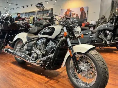 Beautiful two tone colour scheme! BUY NOW AND SAVE $1,000 OFF MSRP! 2025 Indian Motorcycle® Scout® C...