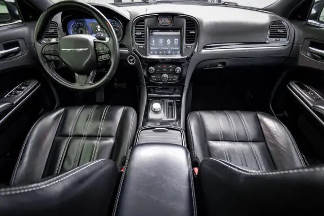 2022 Chrysler 300 S • SUNROOF • NAV • HEATED LEATHER • PREM. AUD in Cars & Trucks in Kingston - Image 17