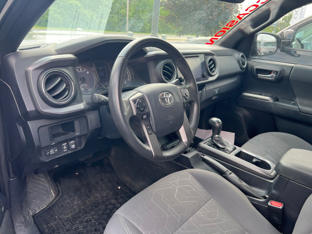 2017 Toyota Tacoma TRD SPORT 4X4 AUCUN ACCIDENT, BAS KILOS, BON  in Cars & Trucks in City of Montréal - Image 4