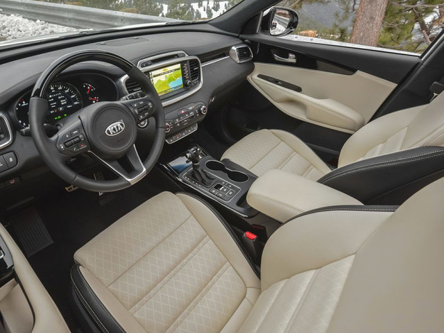 2016 Kia Sorento 3.3L SX in Cars & Trucks in City of Toronto - Image 3