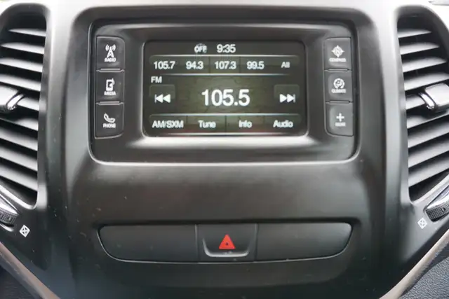 2017 Jeep Cherokee in Cars & Trucks in Oakville / Halton Region - Image 23