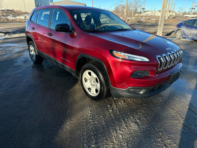 CLEAN TITLE, SAFETIED, 2016 Jeep Cherokee sport in Cars & Trucks in Winnipeg - Image 3